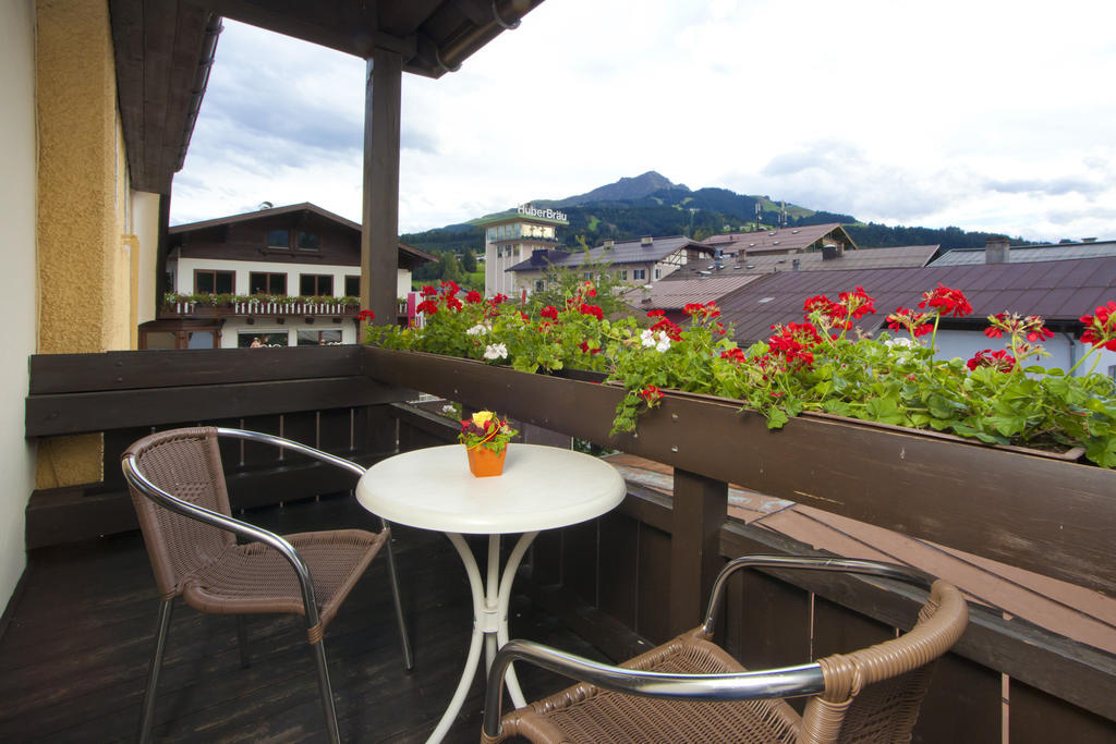 Cafe Rainer Apartamento Sankt Johann in Tirol Exterior foto